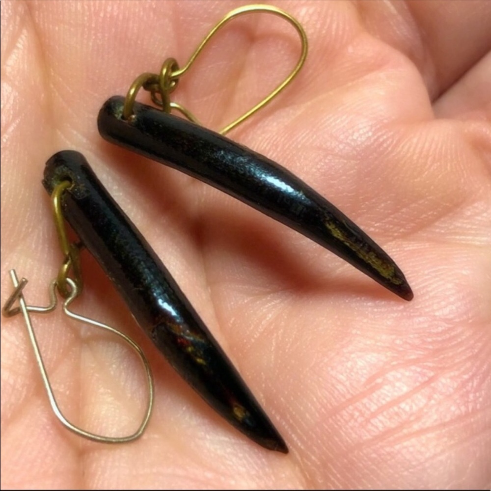 Rare vintage 1” Long bear Nails Earrings